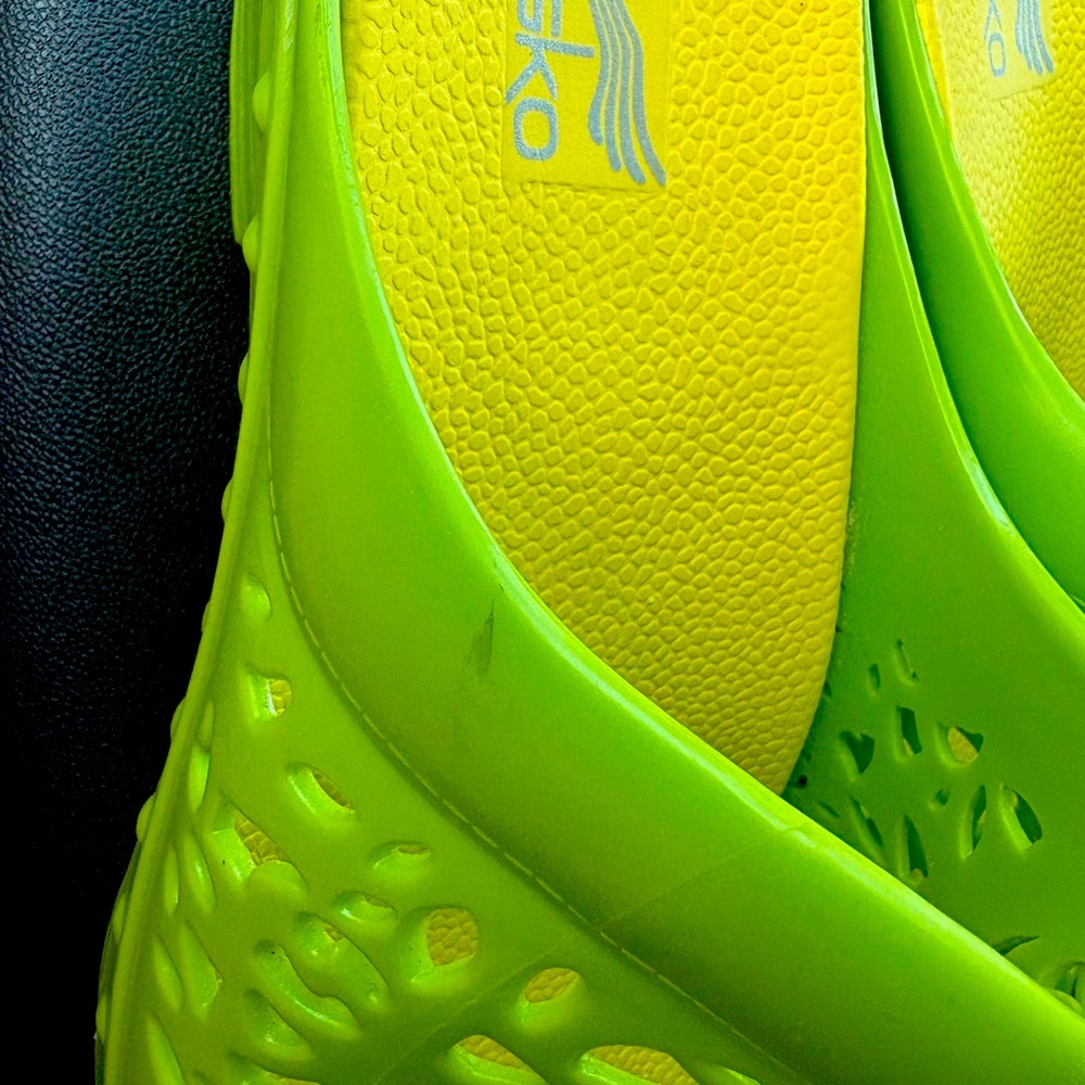 Dansko Women's Bright Green Mules clogs great for a nurse - Picture 3 of 5